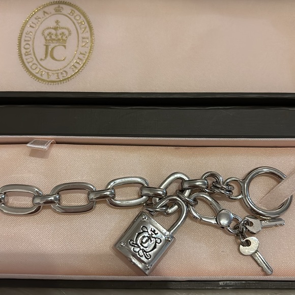 Juicy Couture Jewelry - 🩷PRICE IS FIRM🩷Juicy Couture Silver Lock And Key Charm Bracelet